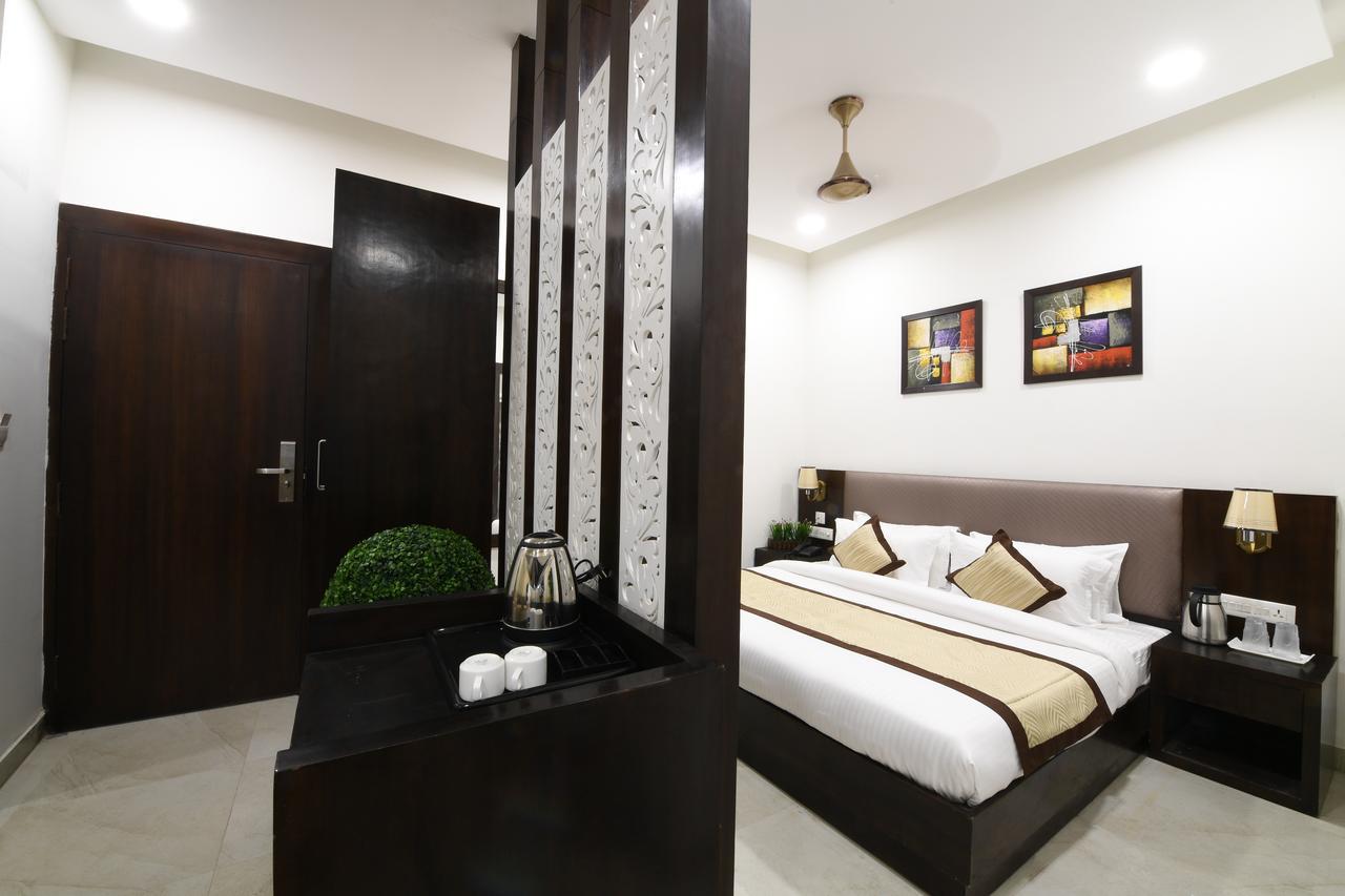 Madhav Muskan Residency Mathura Bagian luar foto