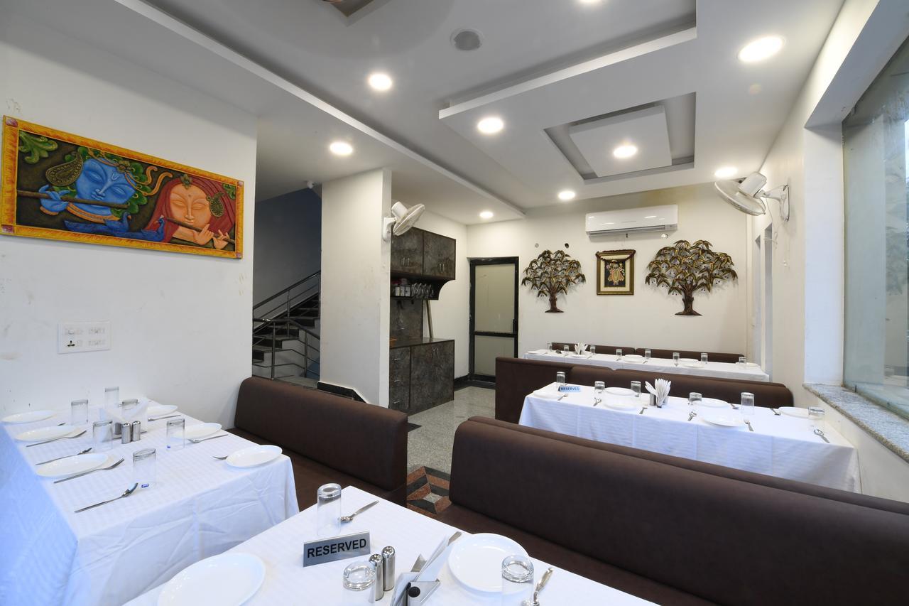 Madhav Muskan Residency Mathura Bagian luar foto