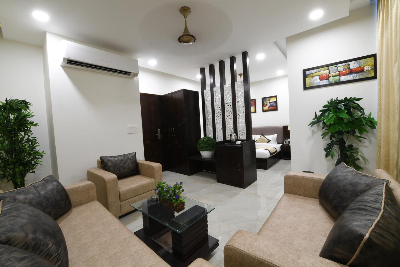 Madhav Muskan Residency Mathura Bagian luar foto