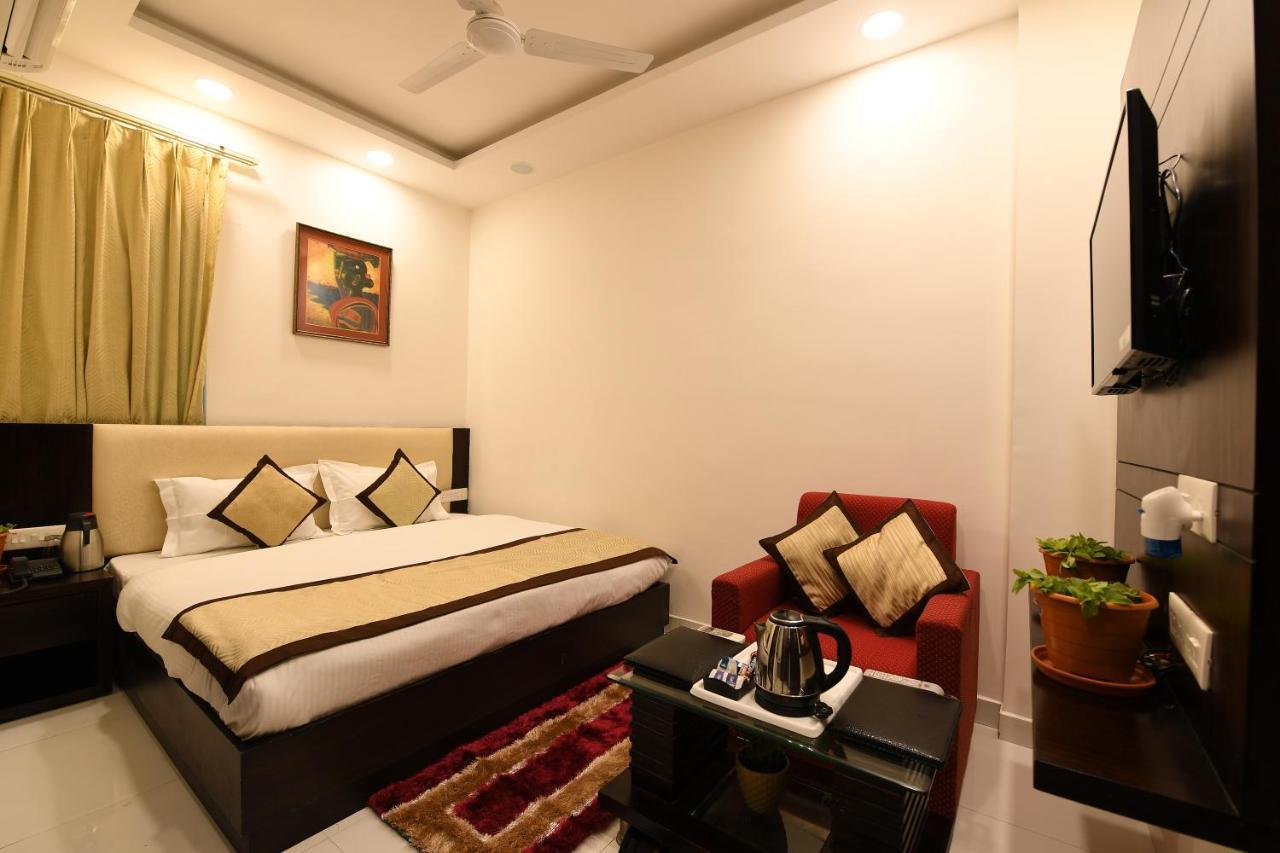 Madhav Muskan Residency Mathura Bagian luar foto